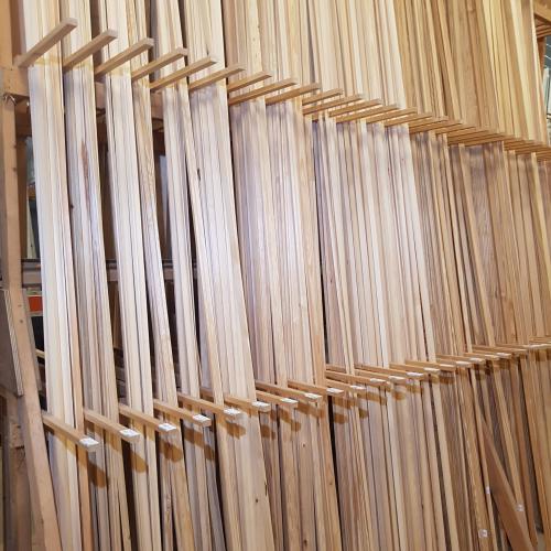 Moulures en grandes longueurs.