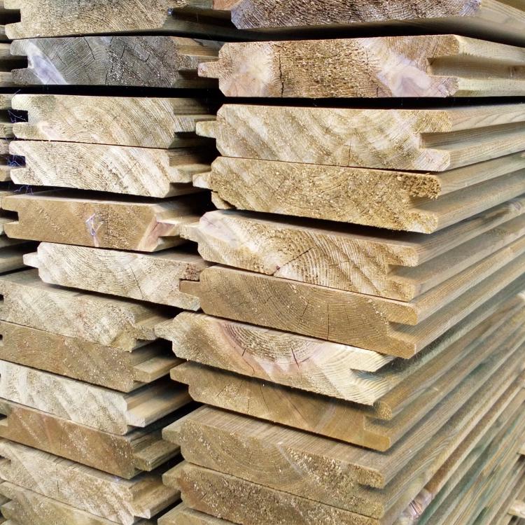 Planche profil de chalet.