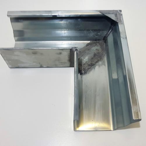 Coude corniche zinc.