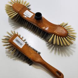 Brosse et brossette douce.